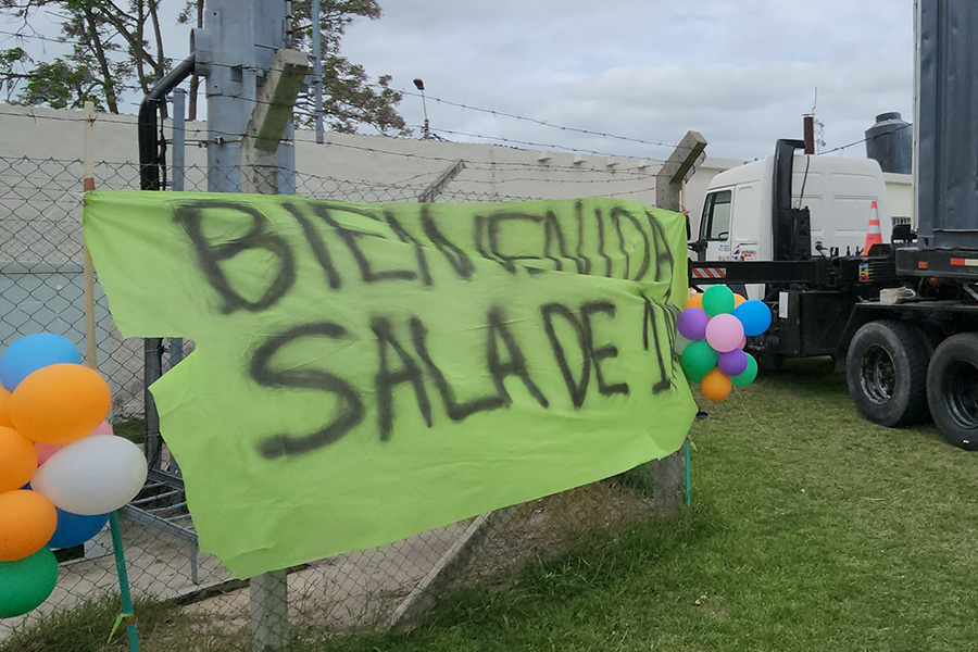 pancarta con mensaje de vecinos