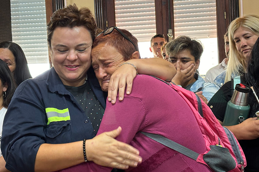 Beneficiaria emocionada