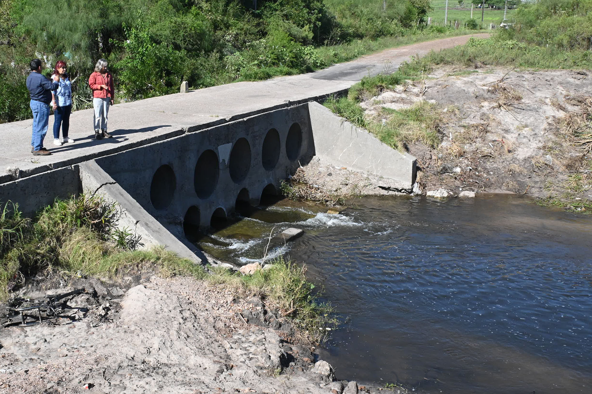 De justicia social y ambiental: dieron comienzo trabajos de limpieza del arroyo Sacra